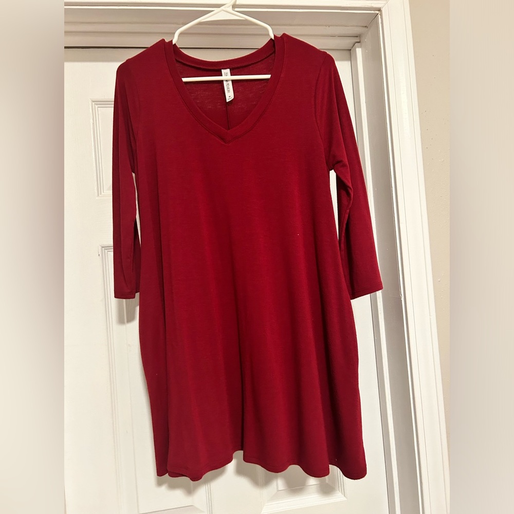 Women’s tunic length top size medium